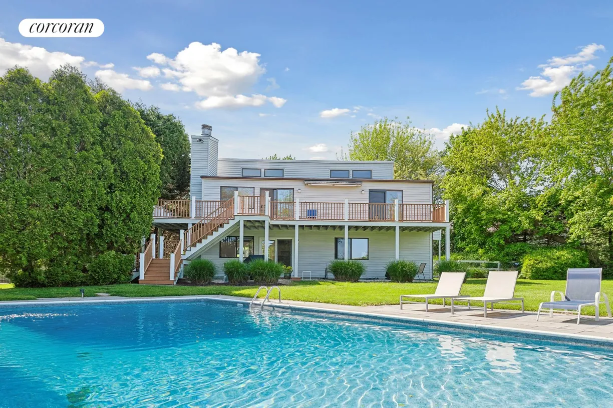 The Hamptons Real Estate | View 45 Williams Way | room 1