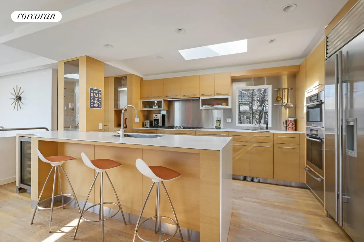 The Hamptons Real Estate | View 25 Rehan Avenue | Kitchen