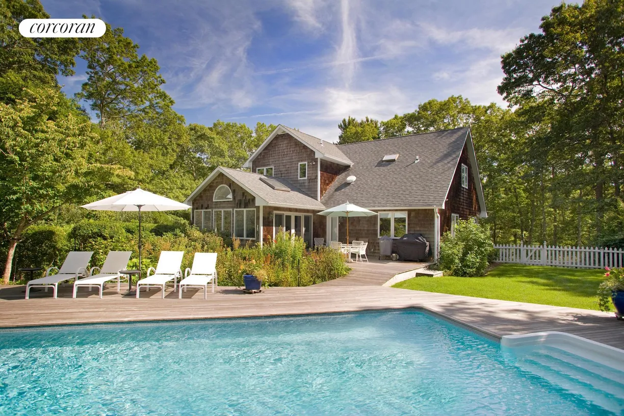 The Hamptons Real Estate | View 123 Wilderness Trail | 4 Beds, 3 Baths