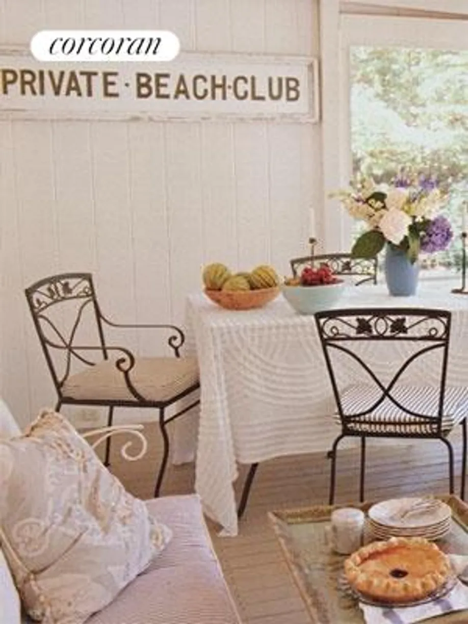 The Hamptons Real Estate | View 25 Cove Road N | living