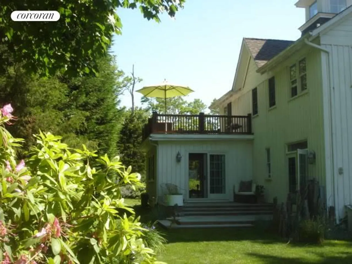 The Hamptons Real Estate | View 130 Ferry Road | room 2
