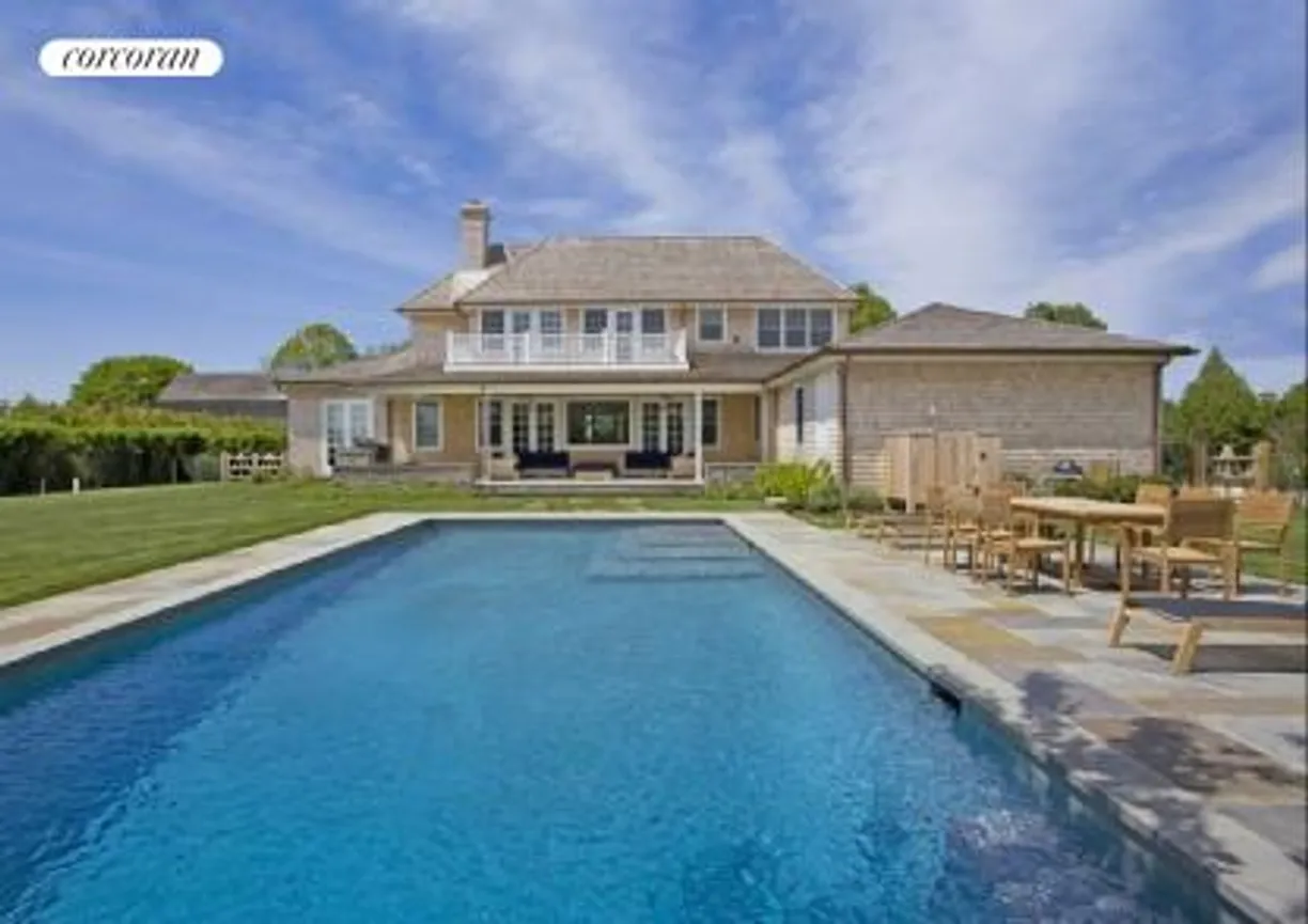 The Hamptons Real Estate | View 591 Parsonage Lane | rear exterior