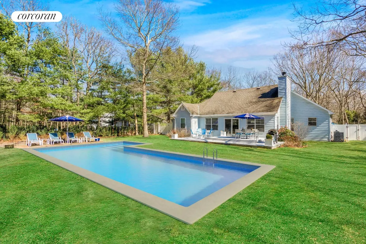 The Hamptons Real Estate | View 12 President Street | 3 Beds, 2 Baths