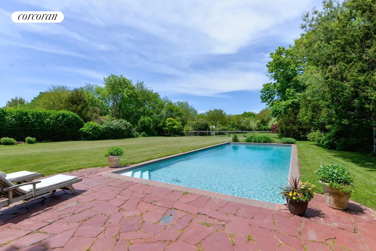 The Hamptons Real Estate | View 2214 Montauk Highway | room 1
