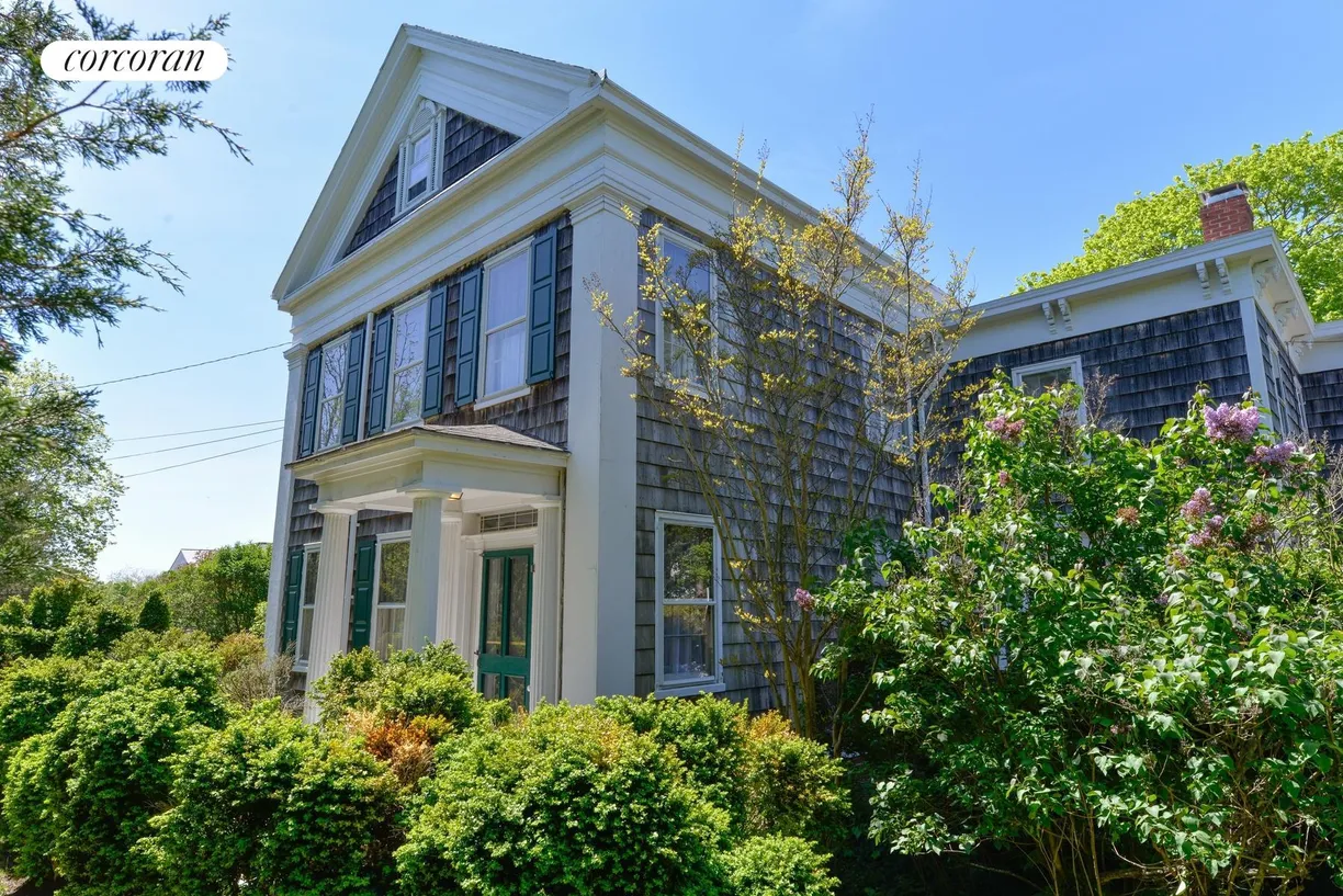 The Hamptons Real Estate | View 2214 Montauk Highway | room 2