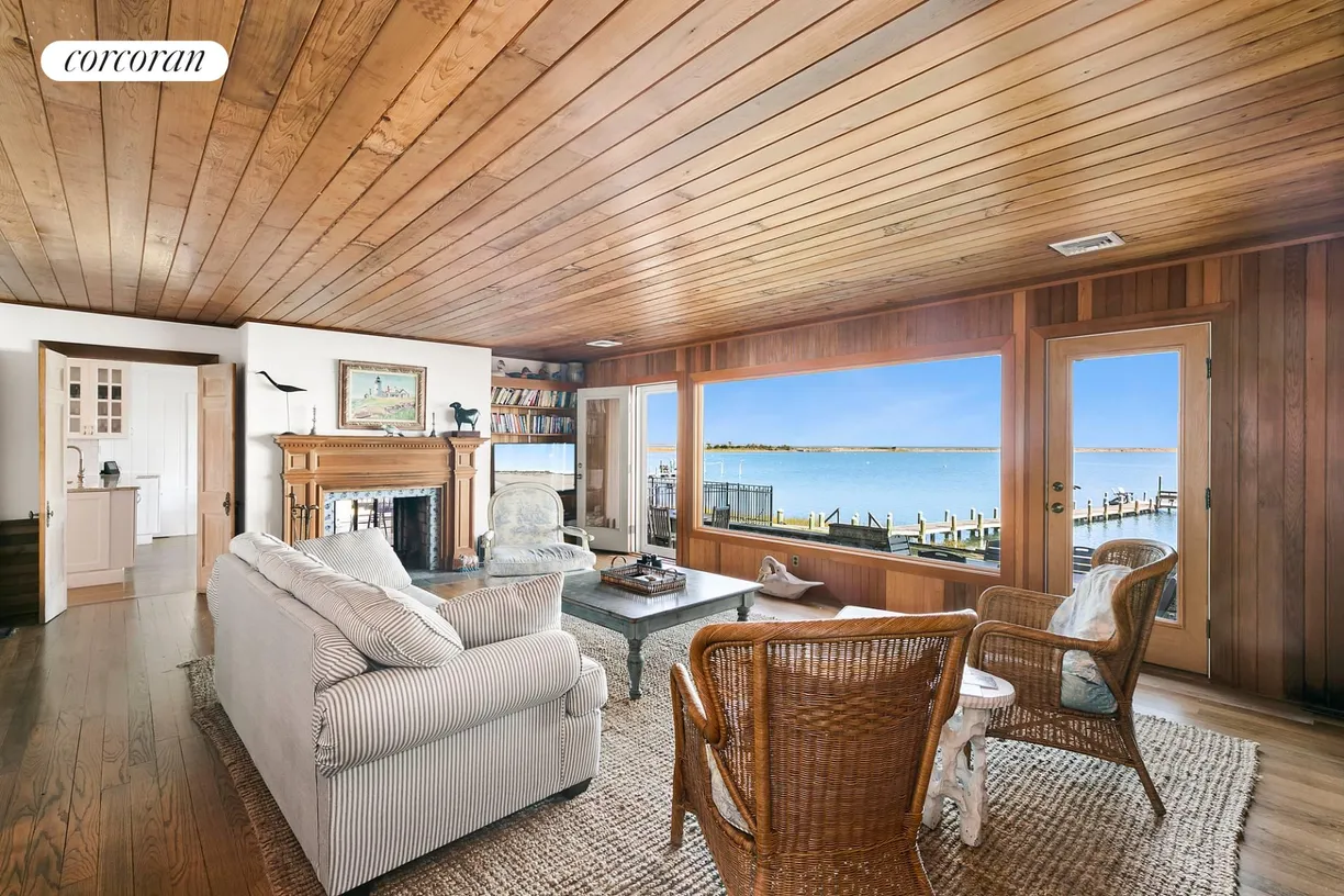 The Hamptons Real Estate | View 16 Little Ram Island Drive | room 2