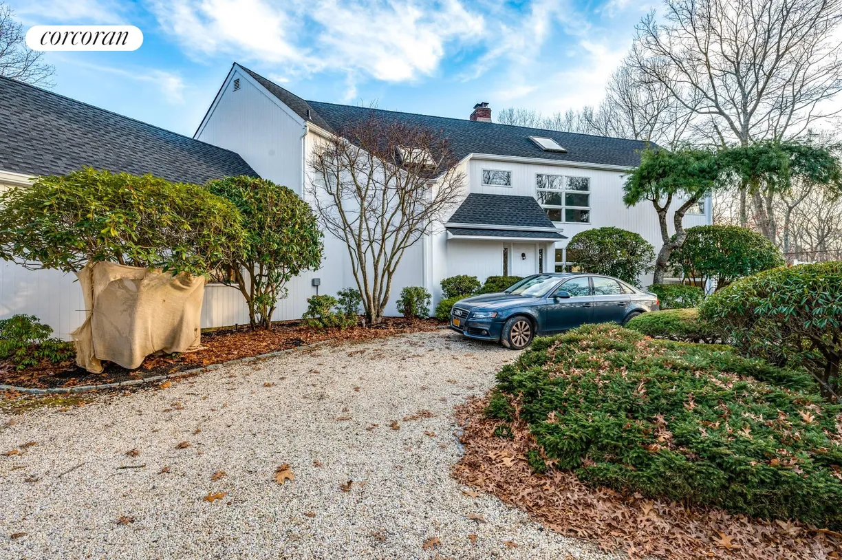 The Hamptons Real Estate | View 1194 Sagg Road | 5 Beds, 5 Baths