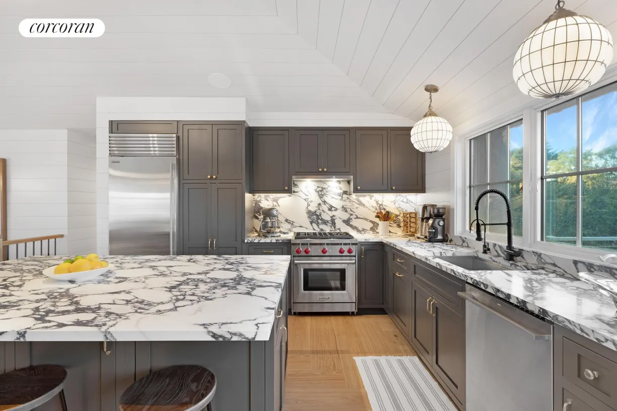 The Hamptons Real Estate | View 43 Hempstead Street | room 2