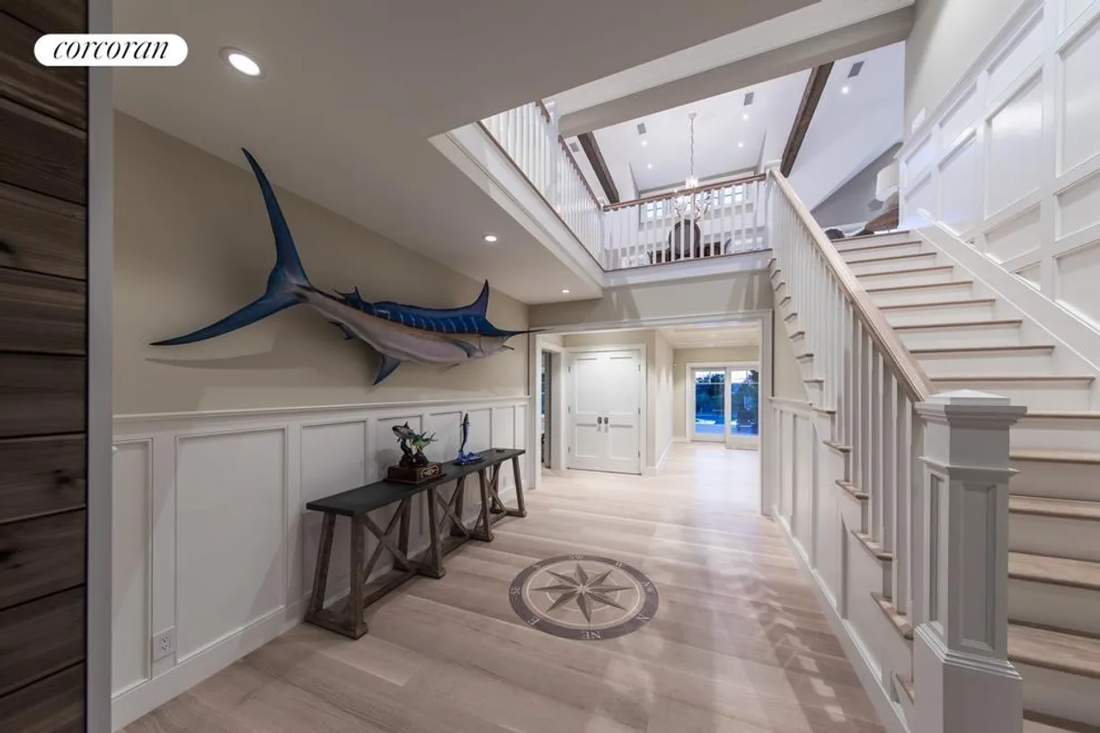 The Hamptons Real Estate | View  | room 2