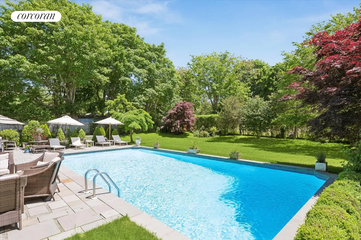 The Hamptons Real Estate | View 686 Hill Street | 4 Beds, 3 Baths