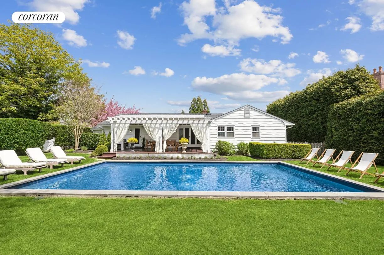 The Hamptons Real Estate | View 21 Platt Terrace | room 1