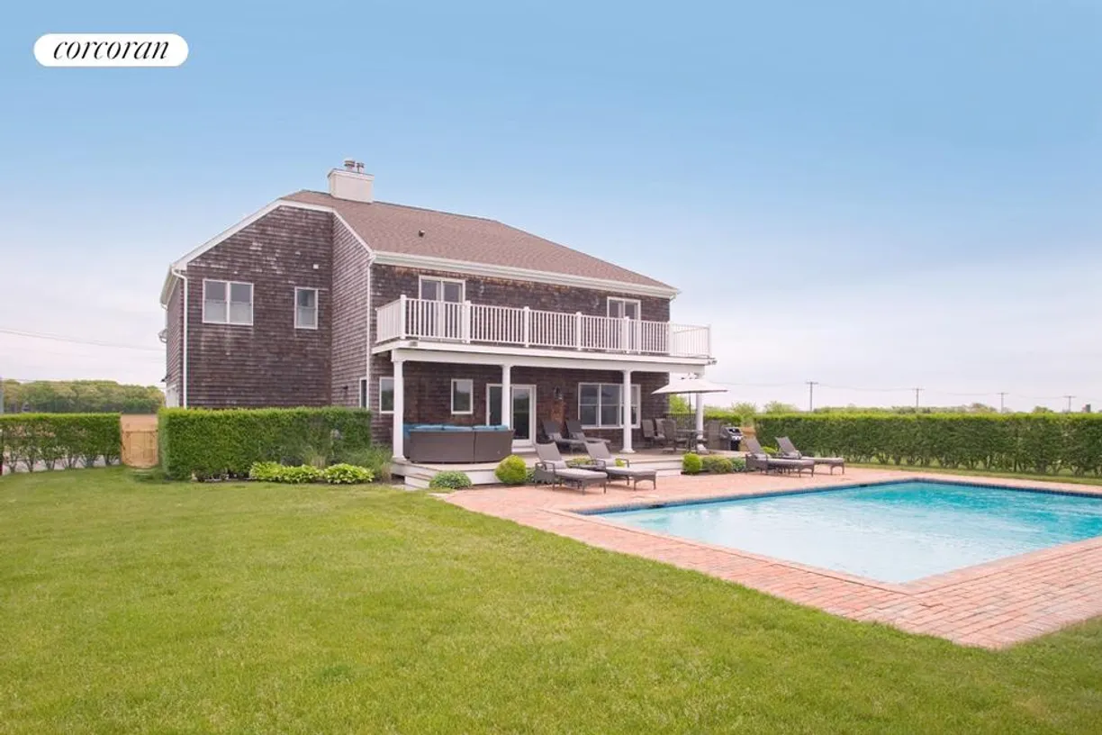 The Hamptons Real Estate | View 896 Deerfield Road | 4 Beds, 4 Baths