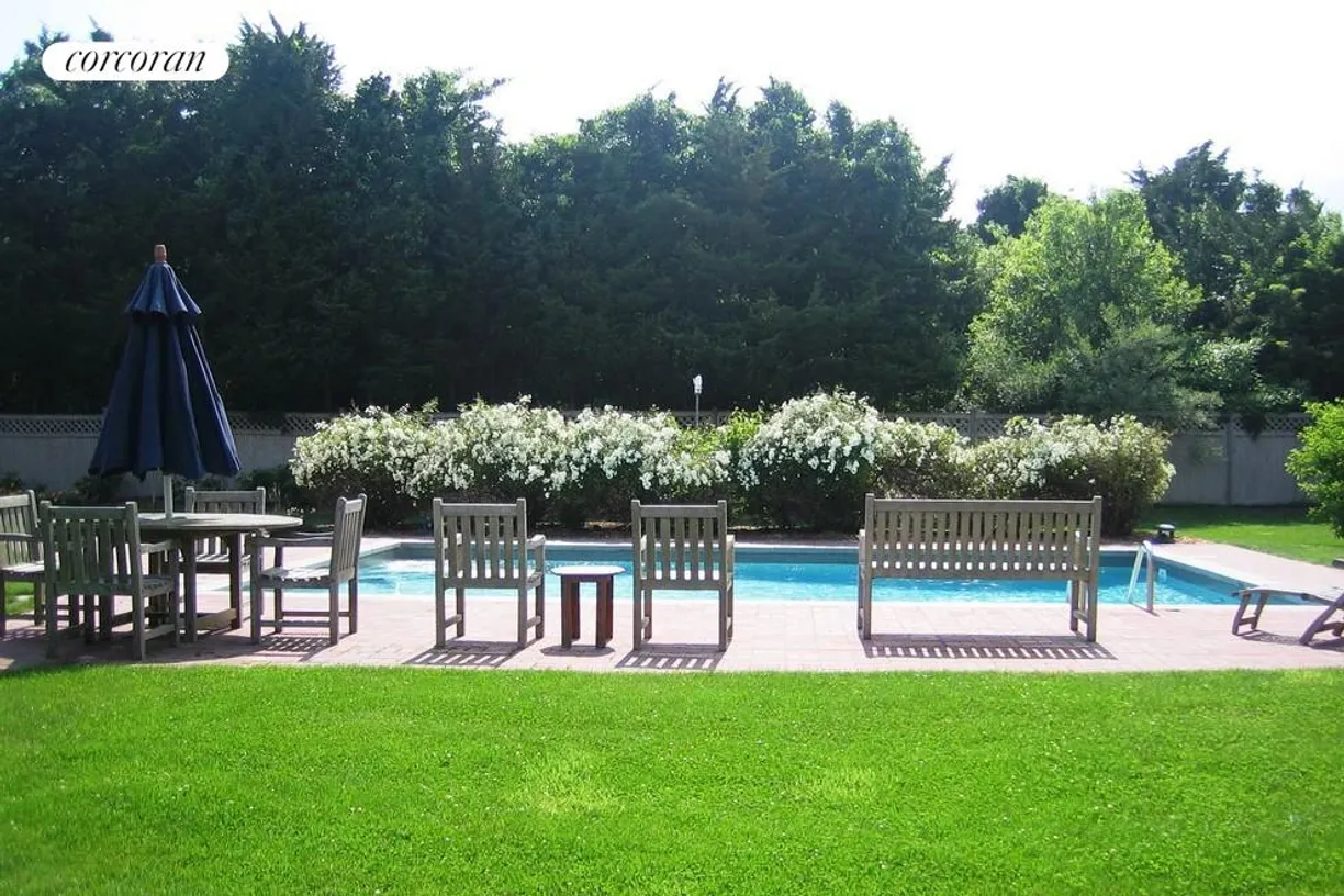 The Hamptons Real Estate | View 176 Bluff Road | 3 Beds, 2 Baths