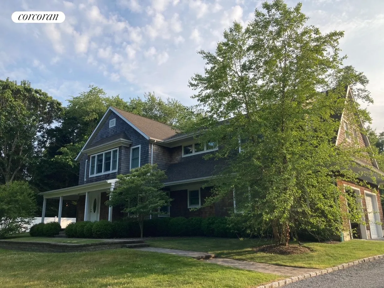 The Hamptons Real Estate | View 3 Primrose Place | 4 Beds, 3 Baths