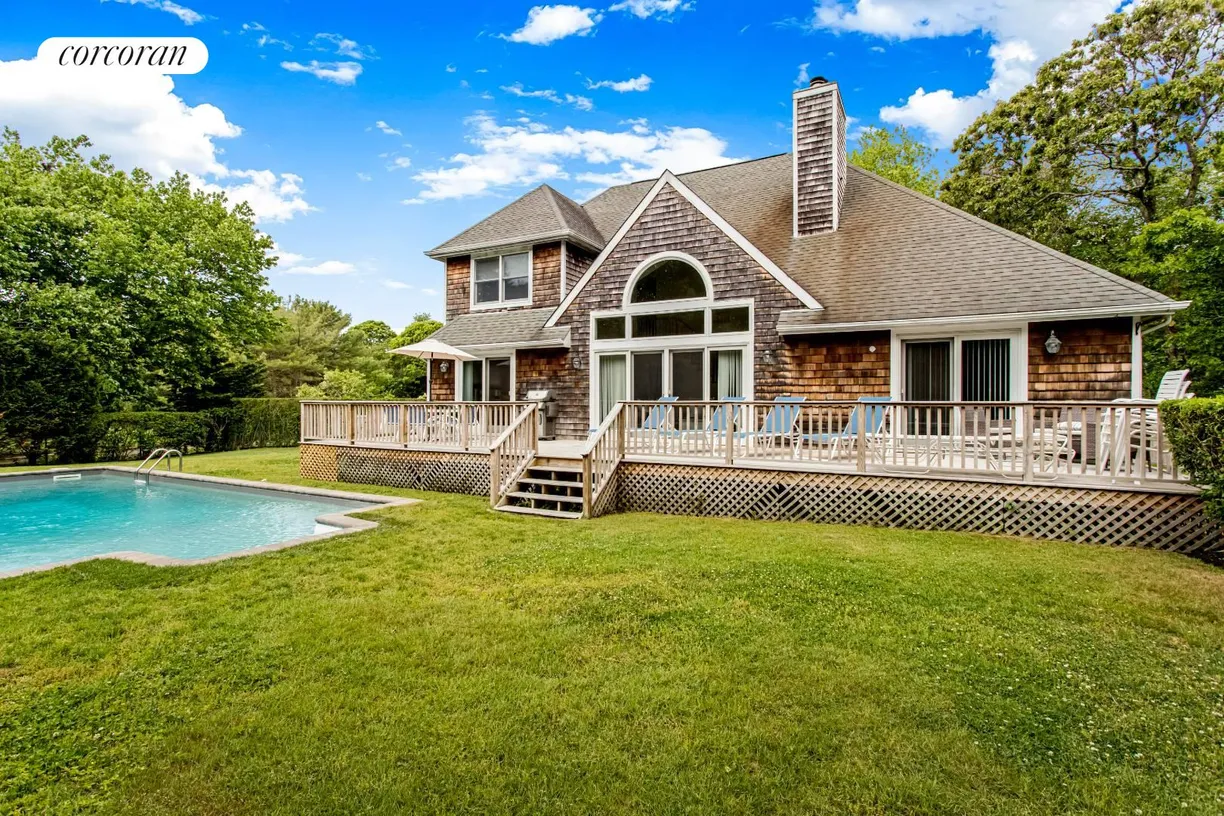The Hamptons Real Estate | View 20 Broidy Lane | room 2