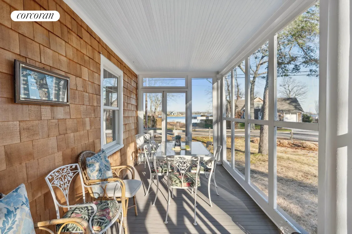 The Hamptons Real Estate | View 8 East Brander Parkway | room 1