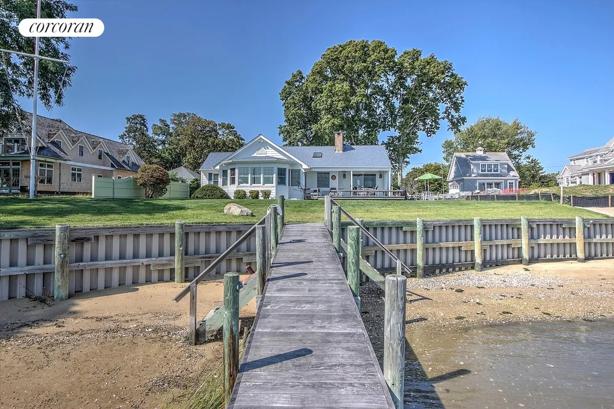The Hamptons Real Estate | View 9 Montclair Avenue | room 1