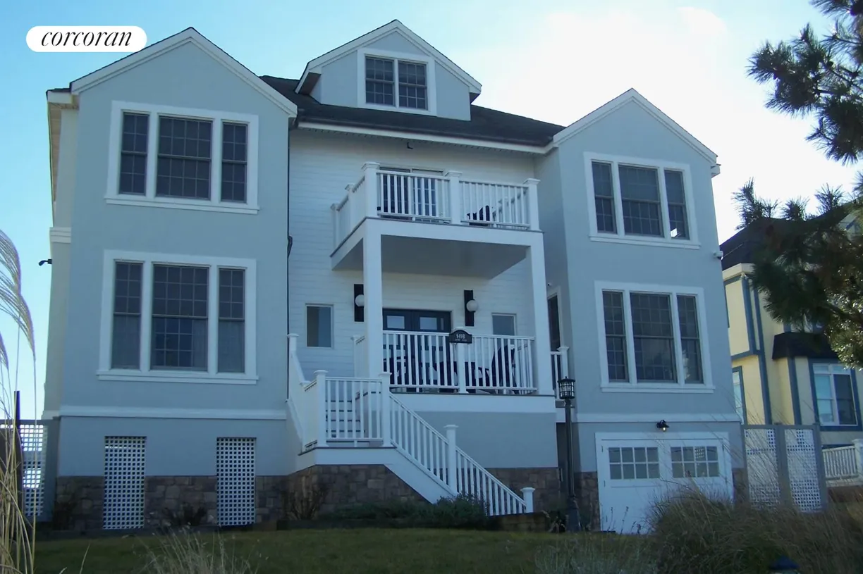 The Hamptons Real Estate | View 949B Dune Road | room 1