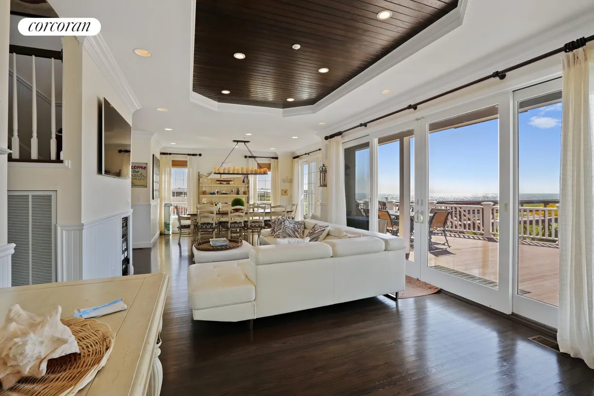 The Hamptons Real Estate | View 949B Dune Road | room 2
