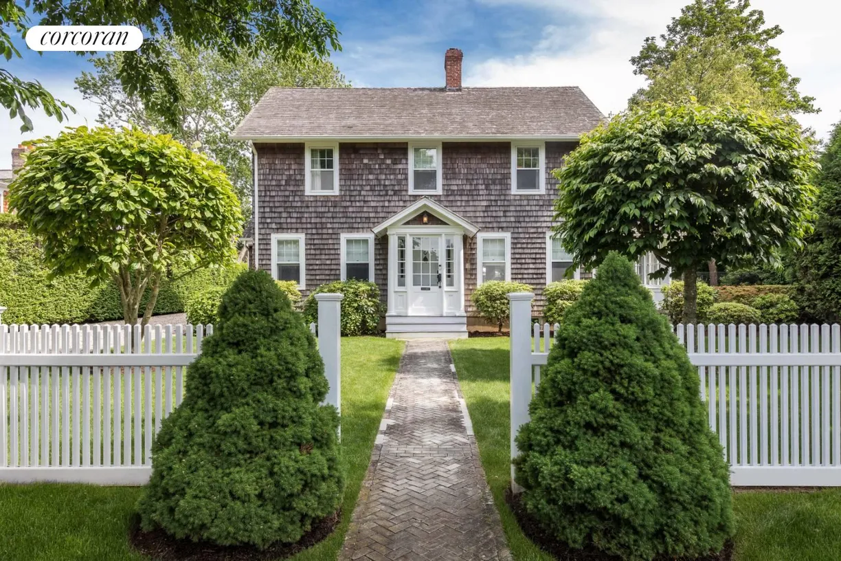 The Hamptons Real Estate | View 30 Van Brunt Street | room 1