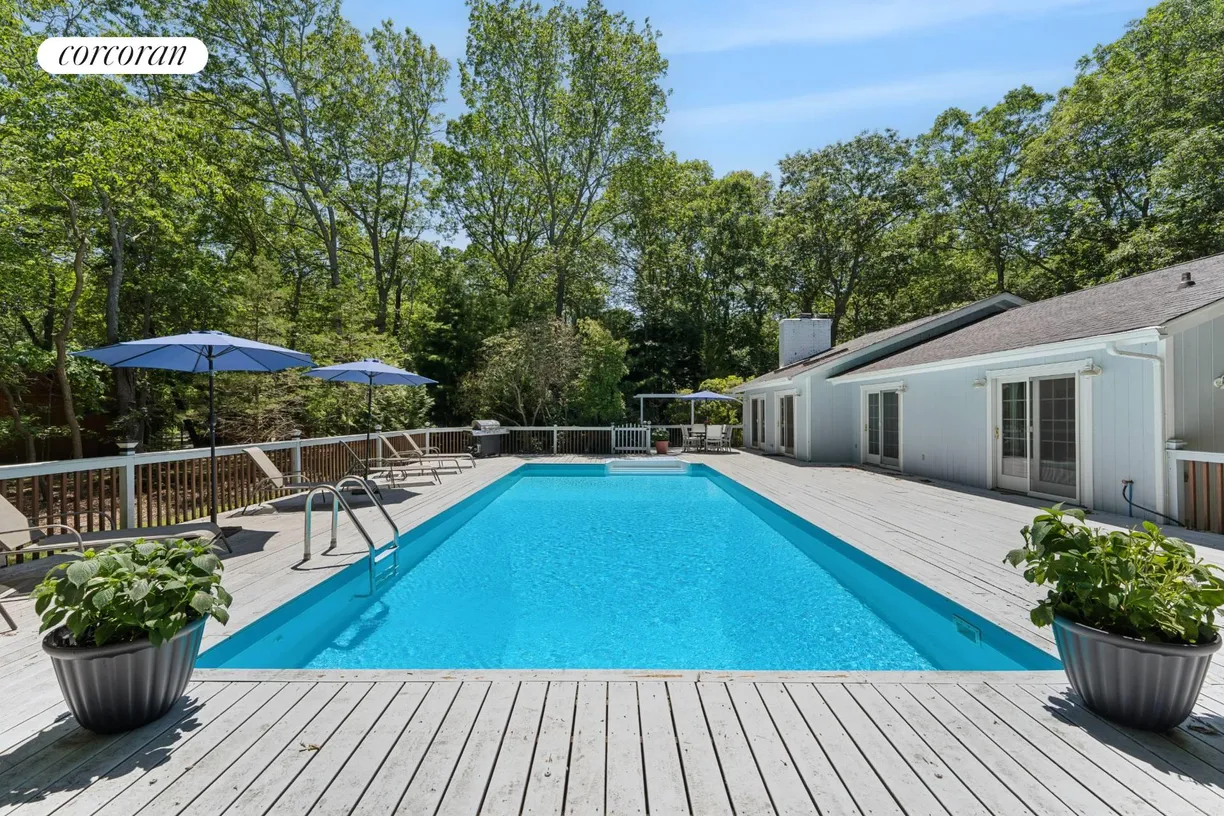 The Hamptons Real Estate | View 25 High Point Road | room 1