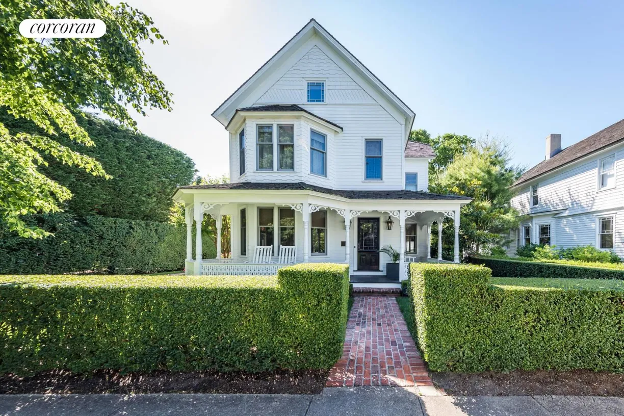 The Hamptons Real Estate | View 272 Main Street | 4 Beds, 3 Baths