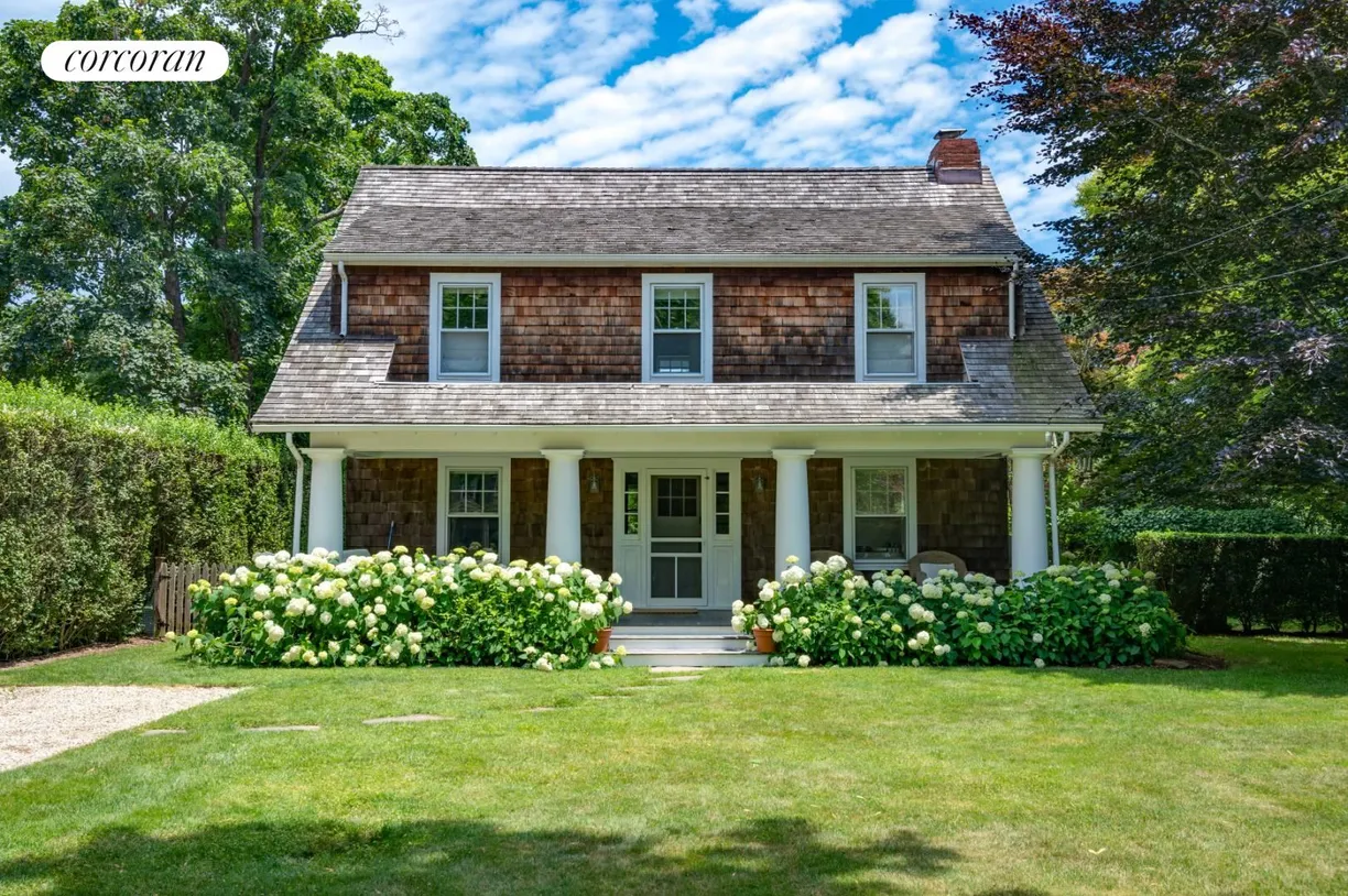 The Hamptons Real Estate | View 63 Lumber Lane | 3 Beds, 2 Baths