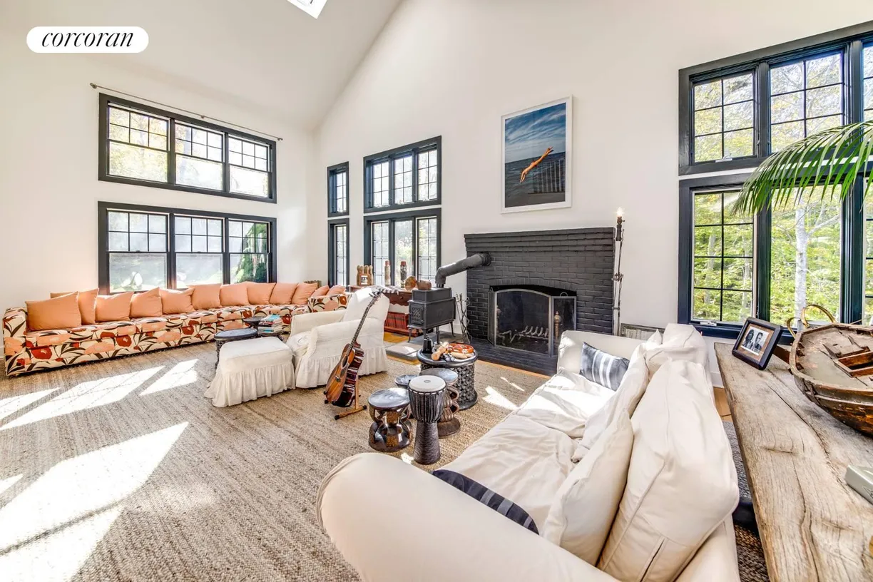 The Hamptons Real Estate | View 25 Laurel Hill Lane | room 2