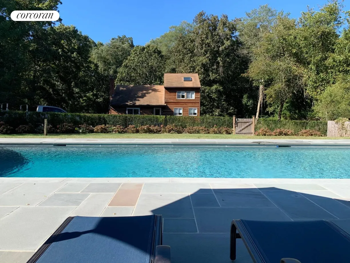 The Hamptons Real Estate | View 20A South Cartwright Road | room 2