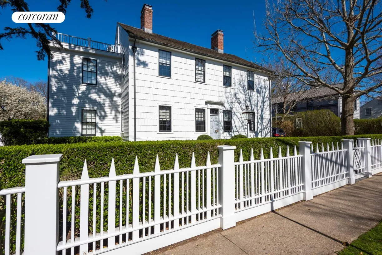 The Hamptons Real Estate | View 56 Glover Street | room 2