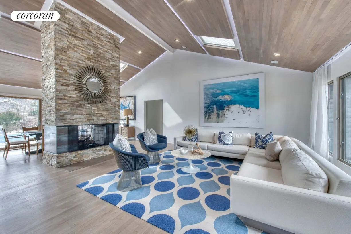 The Hamptons Real Estate | View 3 Pine Way | room 1