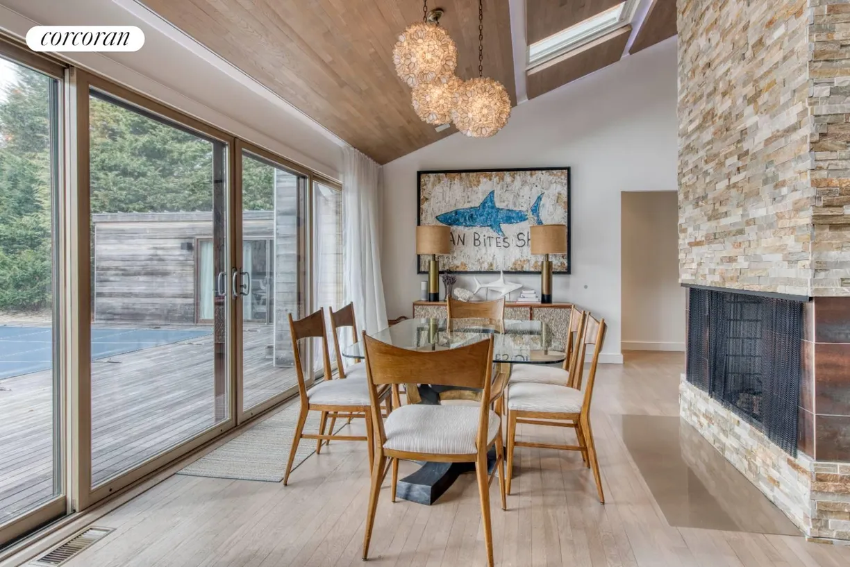 The Hamptons Real Estate | View 3 Pine Way | room 2