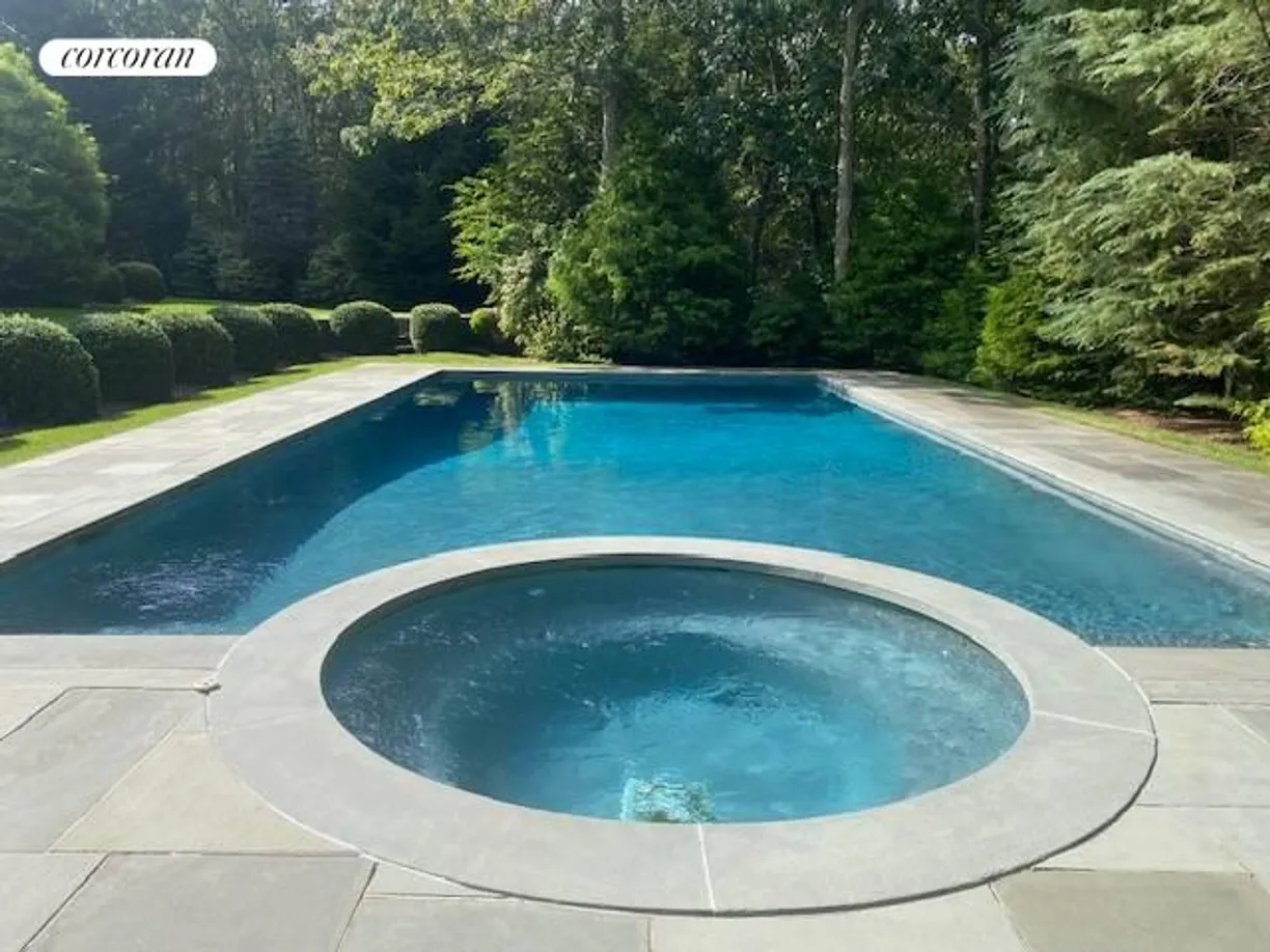 The Hamptons Real Estate | View 21 Spinnaker Way | room 1
