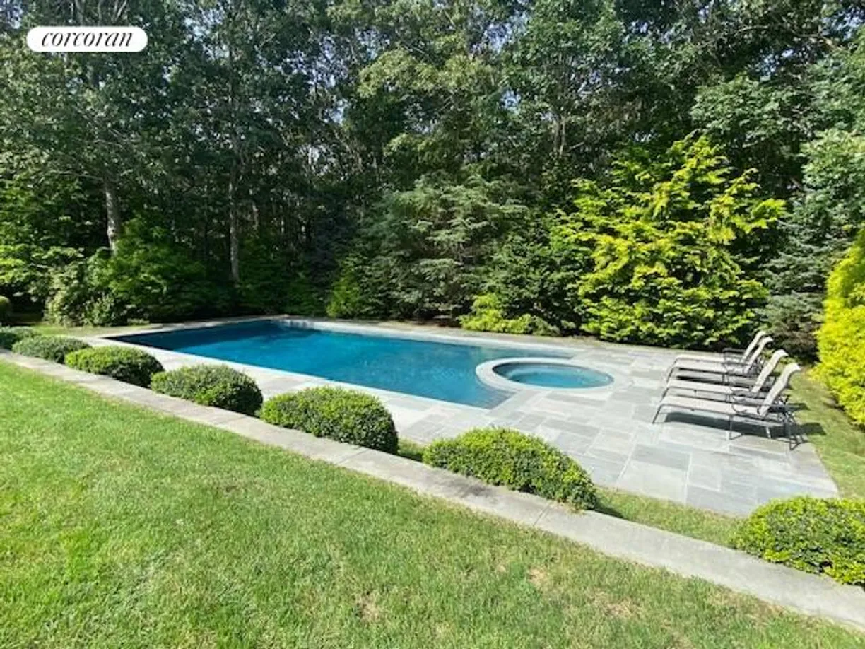 The Hamptons Real Estate | View 21 Spinnaker Way | room 2