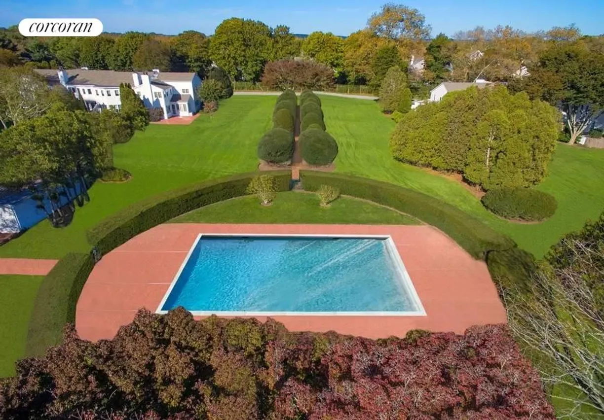 The Hamptons Real Estate | View 155 Hill Street | room 2