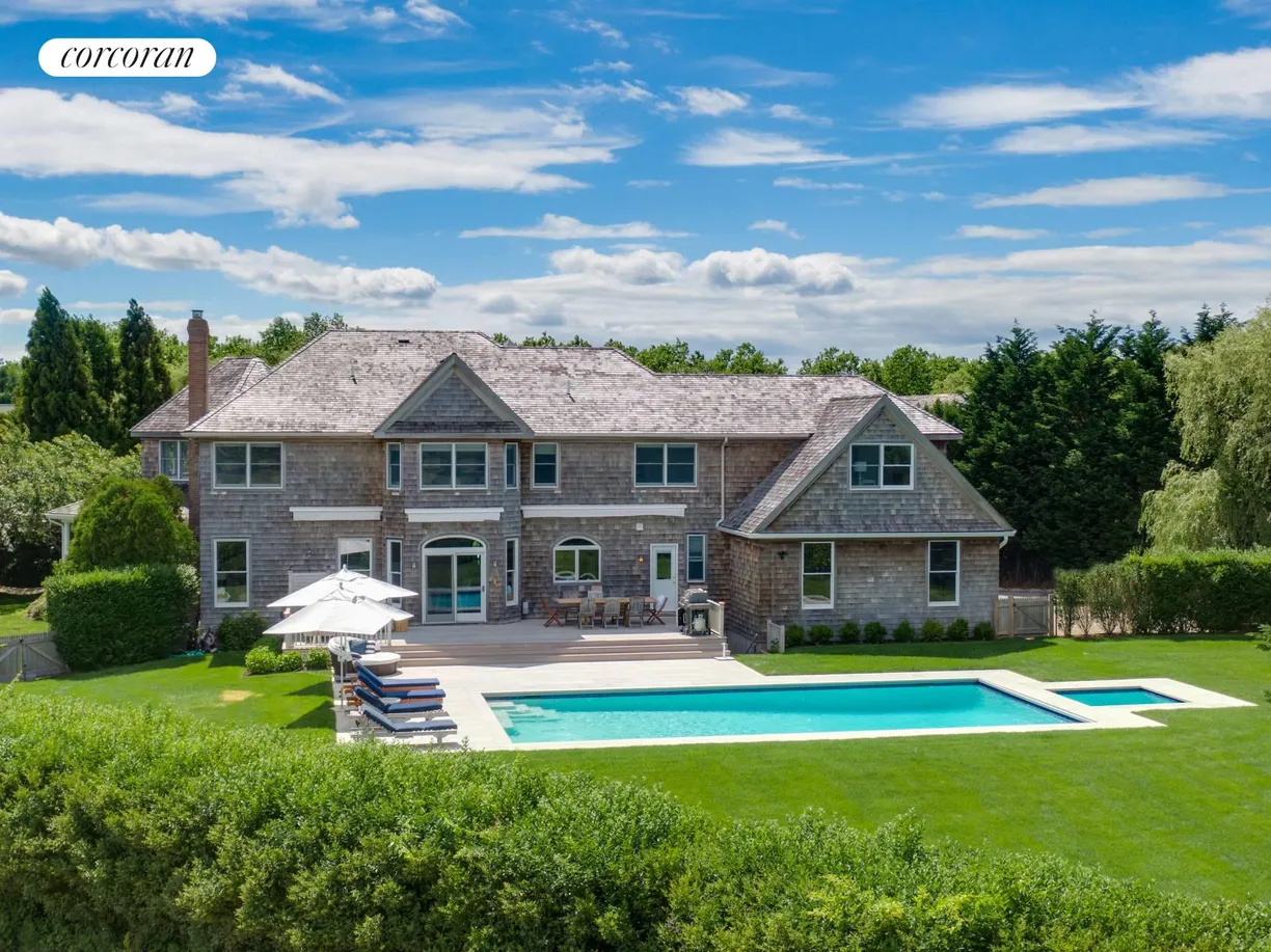The Hamptons Real Estate | View 15 Diamon Court | room 1