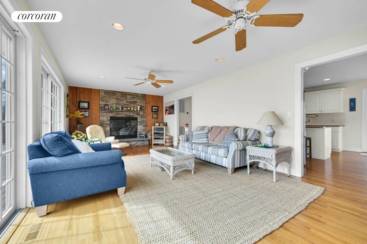 The Hamptons Real Estate | View 38 Cliff Road | room 1