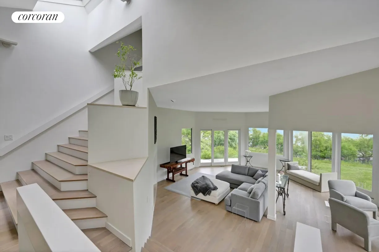 The Hamptons Real Estate | View 151 Kellis Pond Lane | room 2
