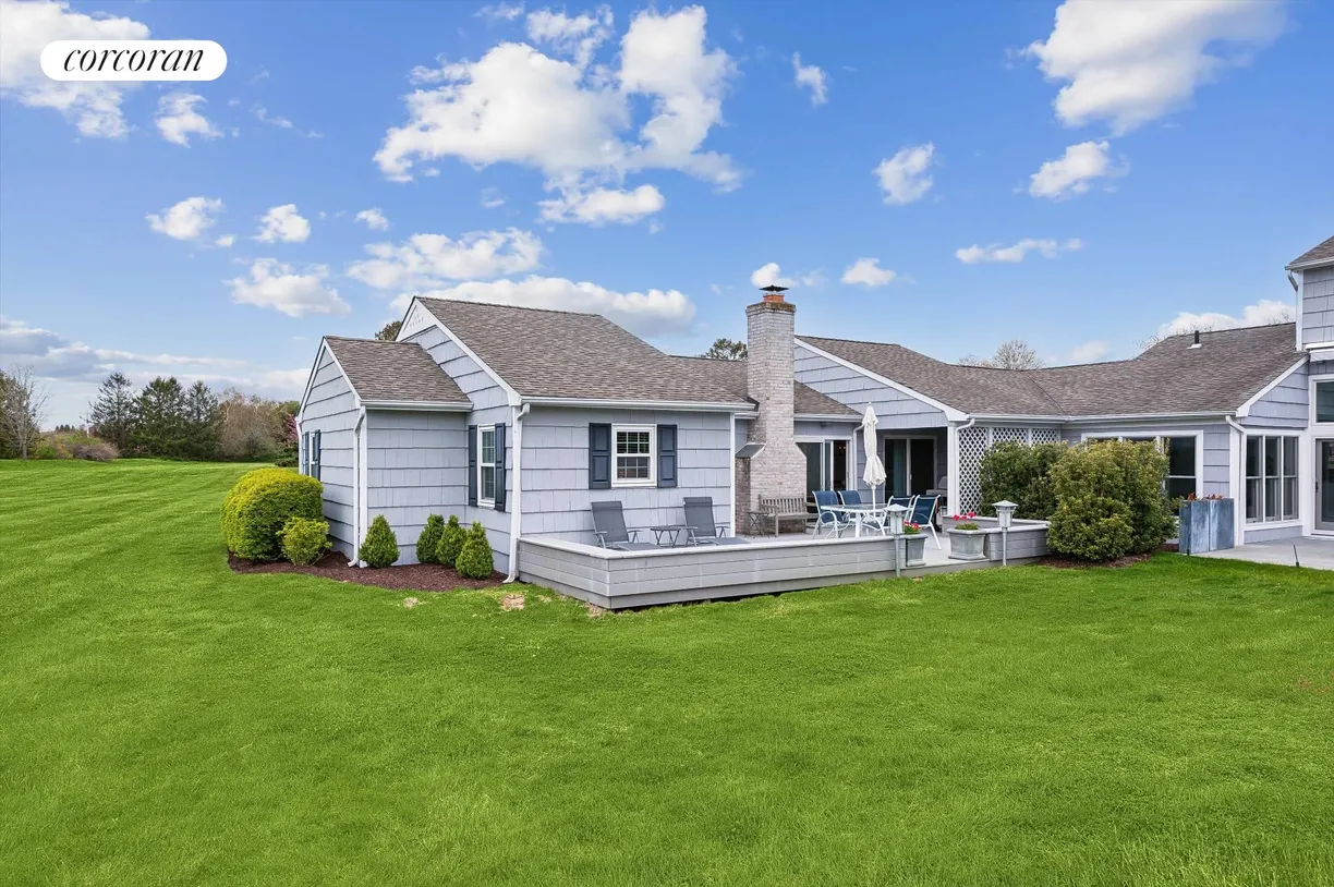 The Hamptons Real Estate | View 14 St. Andrew's Circle | room 1