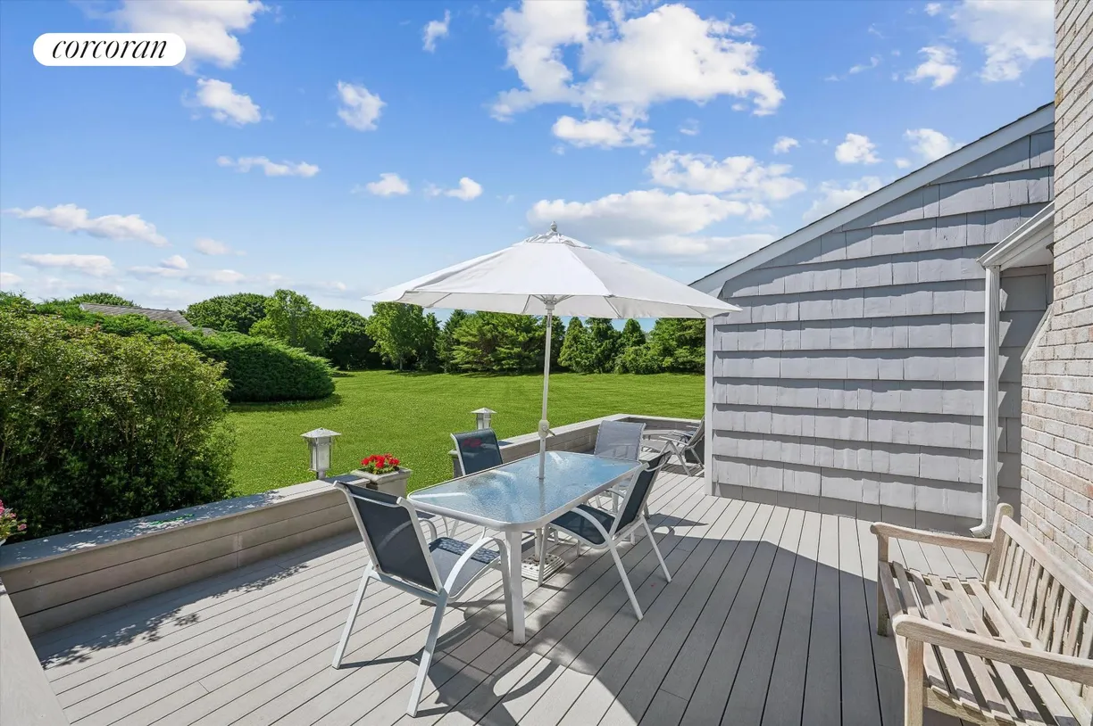 The Hamptons Real Estate | View 14 St. Andrew's Circle | room 2