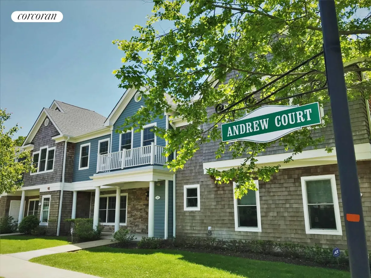 The Hamptons Real Estate | View 41 Andrew Court | 2 Beds, 2 Baths