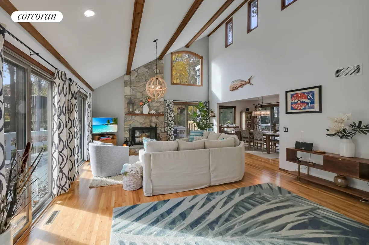 The Hamptons Real Estate | View 9 Country Club Drive | Live comfortable inside and out.