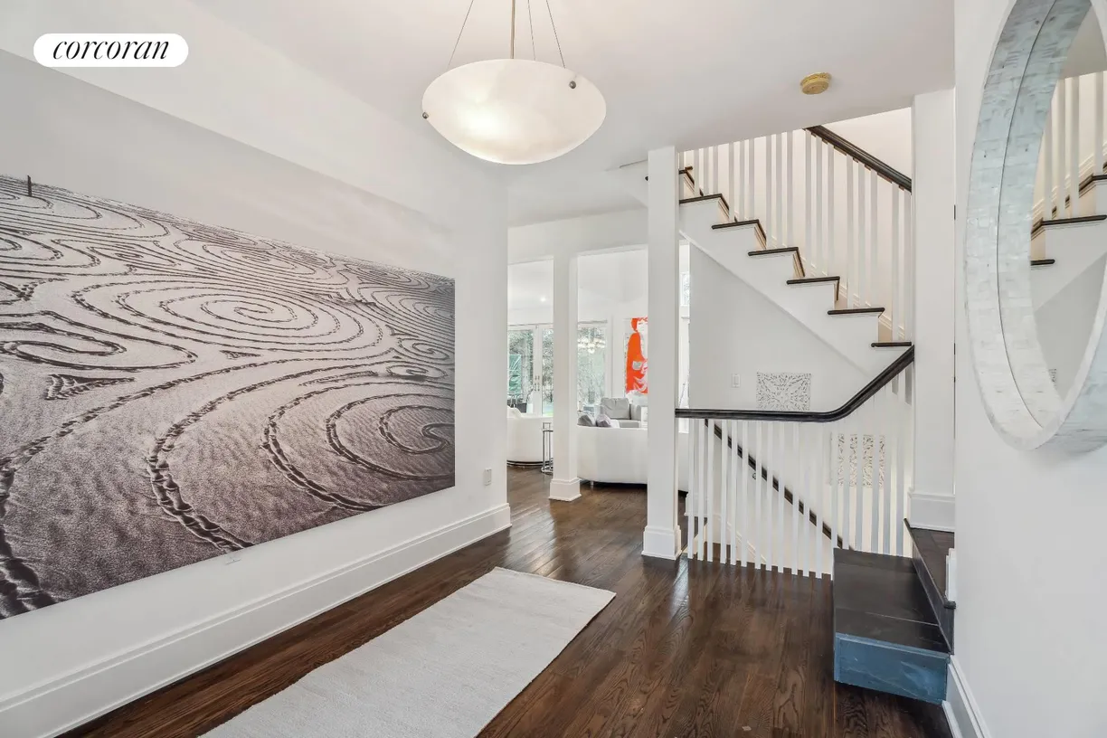 The Hamptons Real Estate | View 115 Sea Farm Lane | room 1