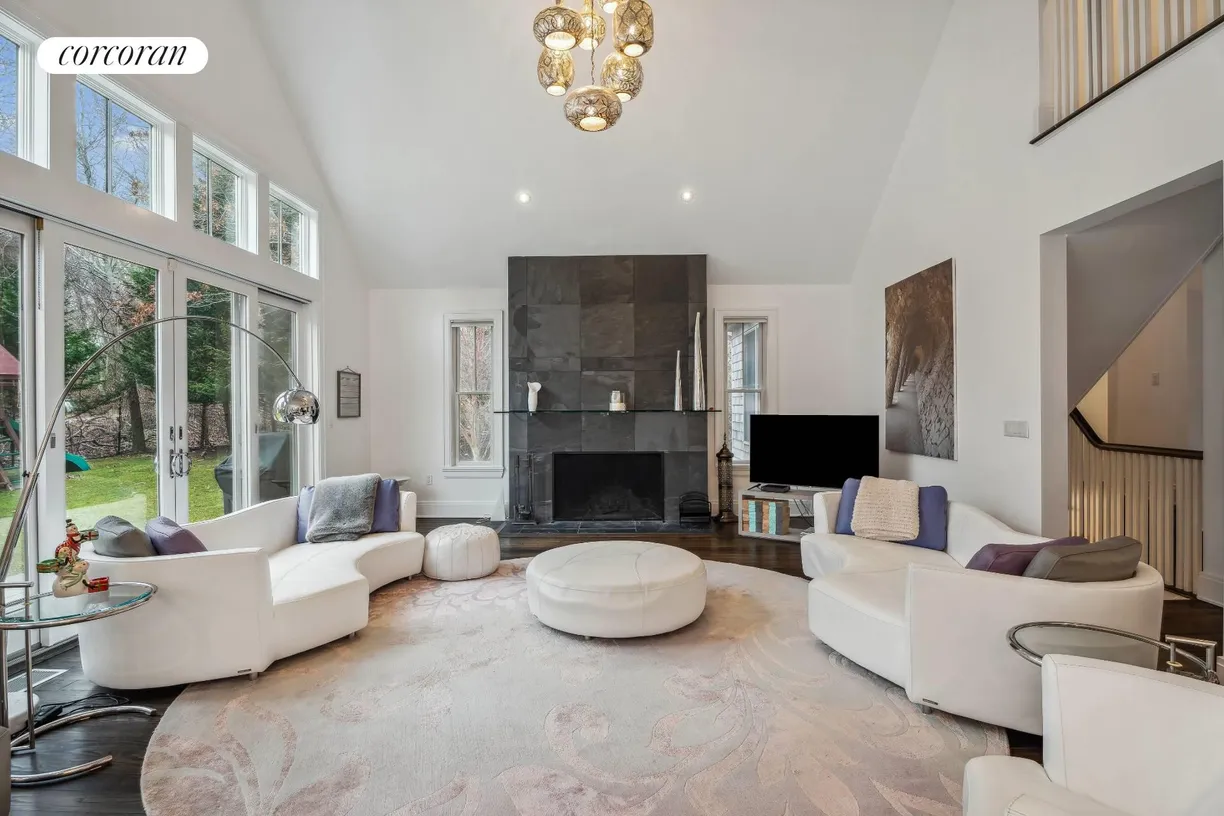 The Hamptons Real Estate | View 115 Sea Farm Lane | room 2