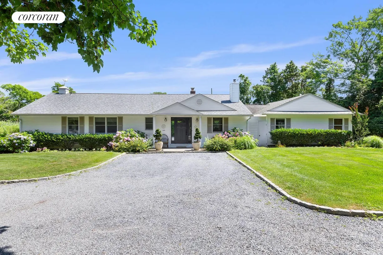 The Hamptons Real Estate | View 31B Club Lane | 3 Beds, 2 Baths