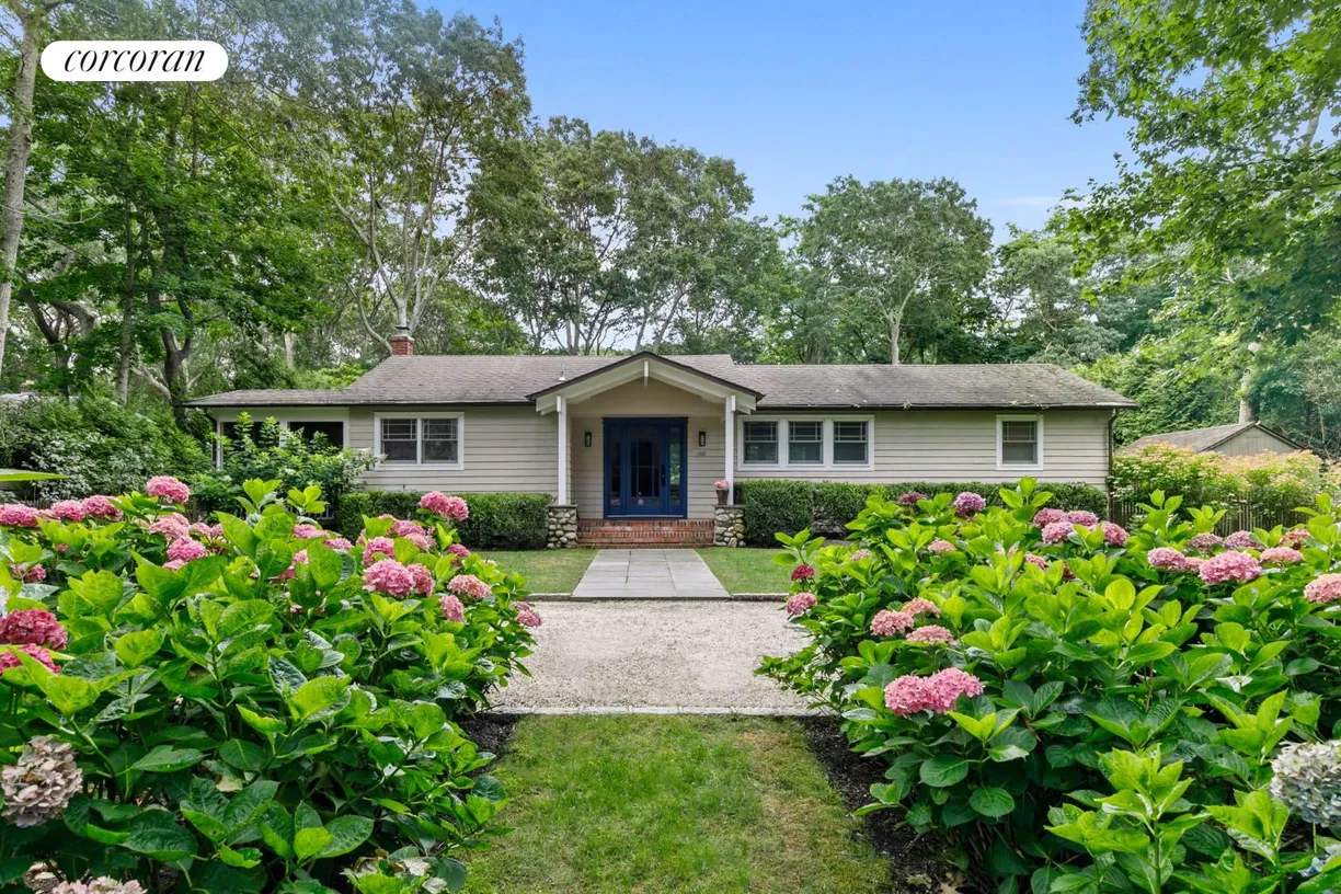 The Hamptons Real Estate | View 16 Roxbury Lane | 3 Beds, 2 Baths