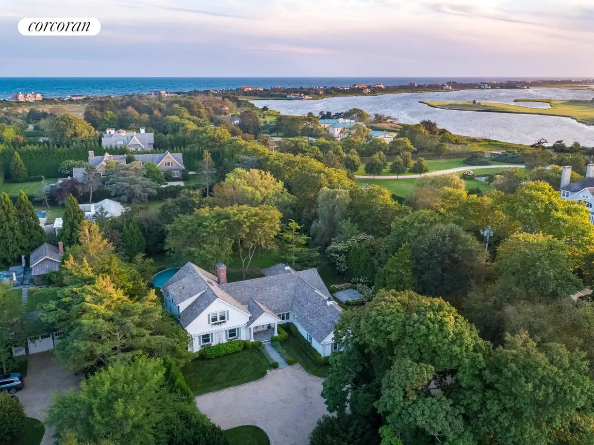 The Hamptons Real Estate | View 156 Meadowmere Lane | room 1