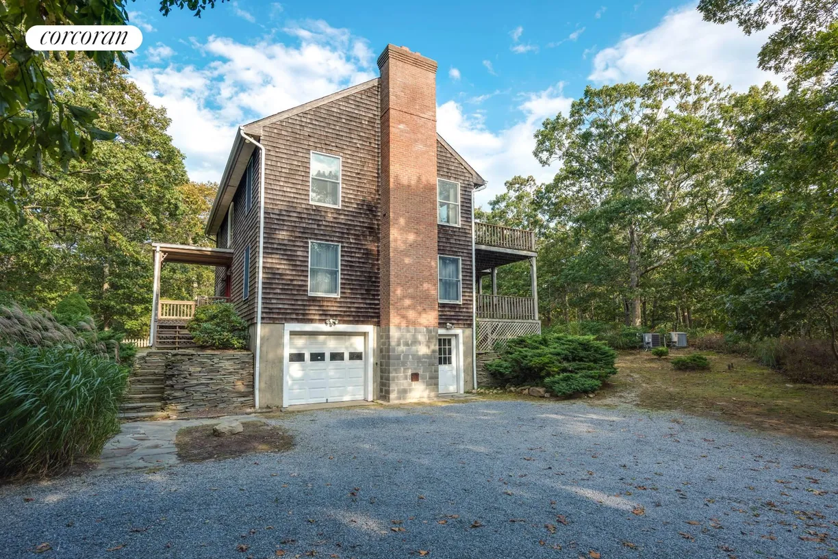 The Hamptons Real Estate | View 32 Hawks Nest Lane | room 1