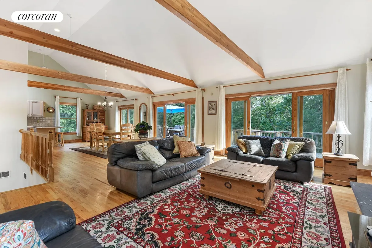 The Hamptons Real Estate | View 32 Hawks Nest Lane | room 2