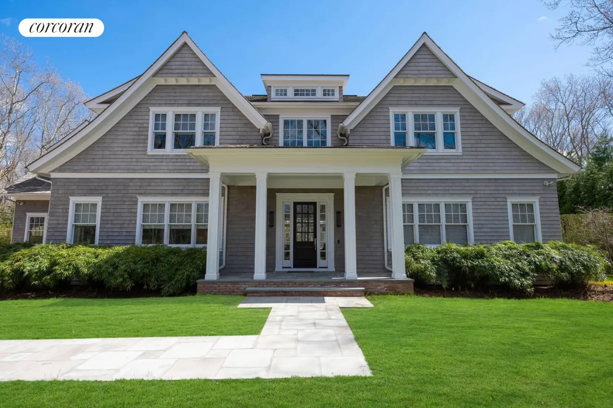 The Hamptons Real Estate | View 10 East Woods Path | room 1